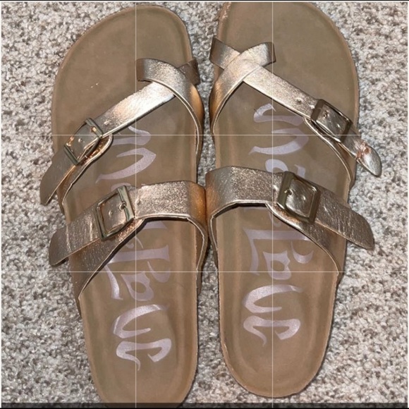 Shoes - Picture 2 of 5